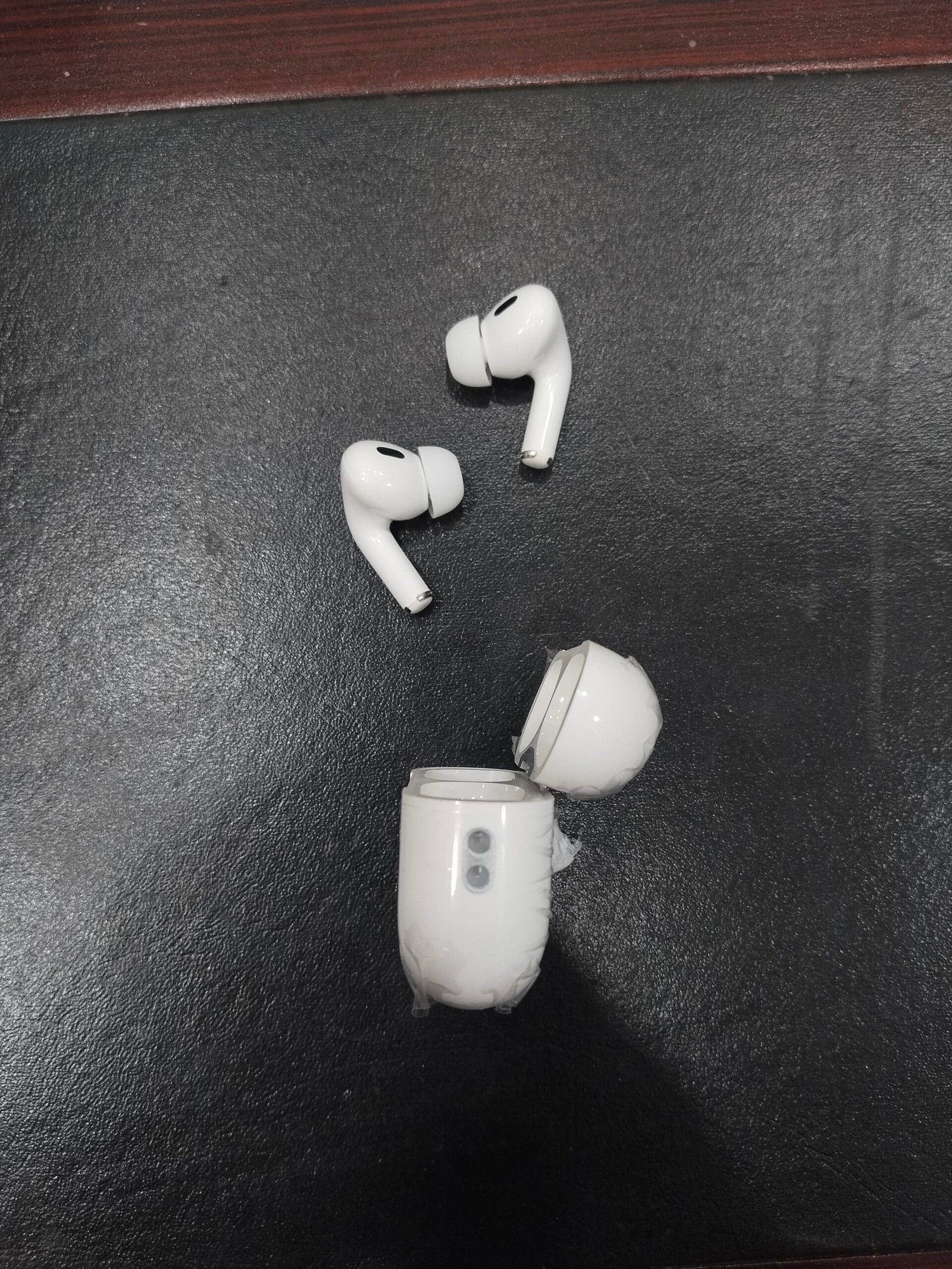 lat airpods pro true wireless earbuds bluetooth built in microphone full high quality sound touch sensors white colour without box lat airpods pro true wireless earbuds bluetooth built in microphone full high quality sound touch sensors white colour without box