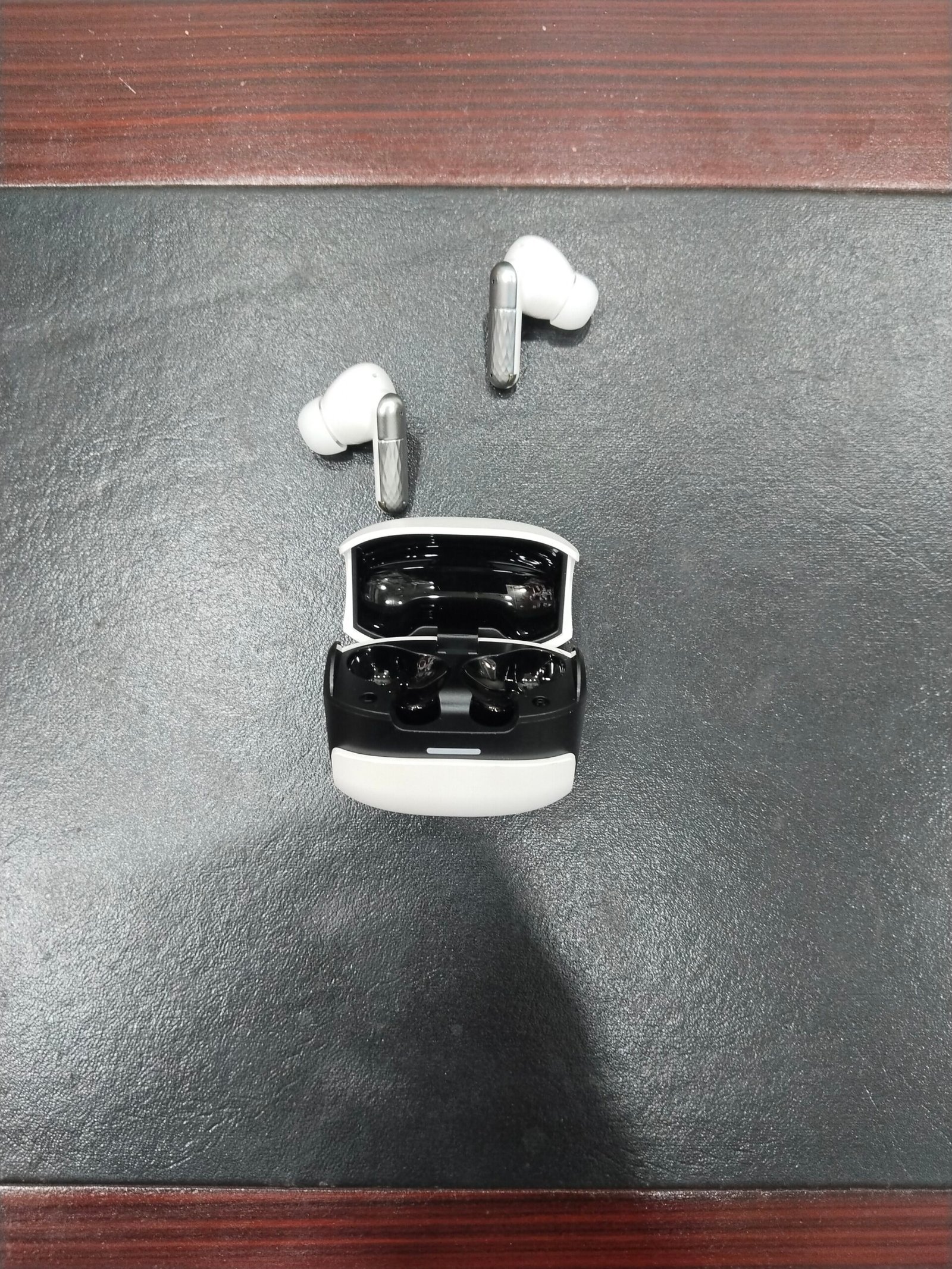 u39 true wireless bluetooth earbuds – 10m range, 4+ hours music playback & charging case u39 true wireless bluetooth earbuds – 10m range, 4+ hours music playback & charging case